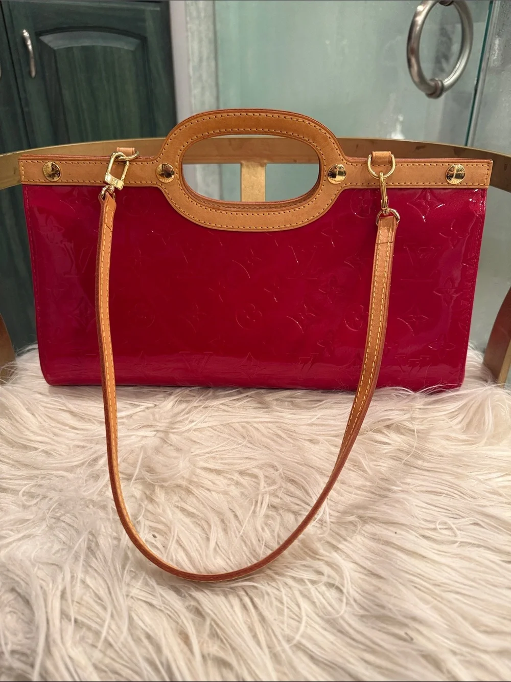 Louis Vuitton Vernis Roxbury Drive in Pomme D’Amour